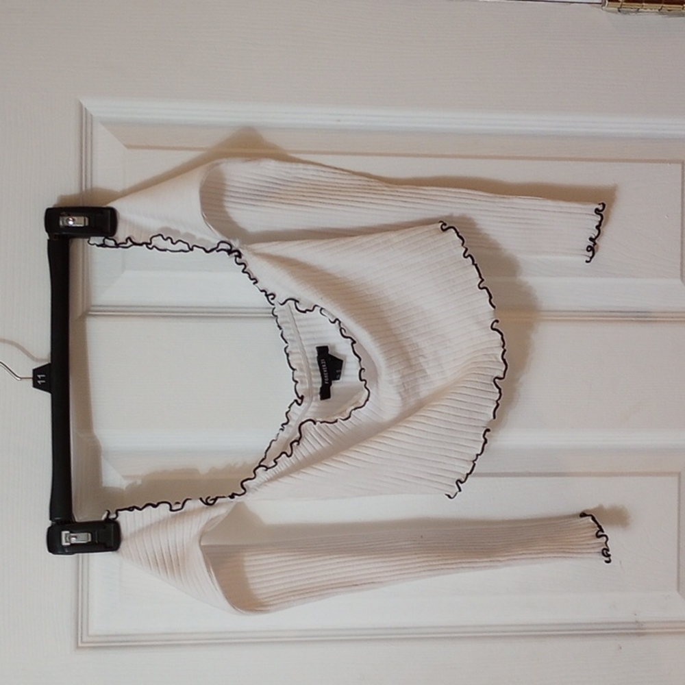 Off shoulder crop top